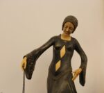 Crisoelefantina Dama con gran danés